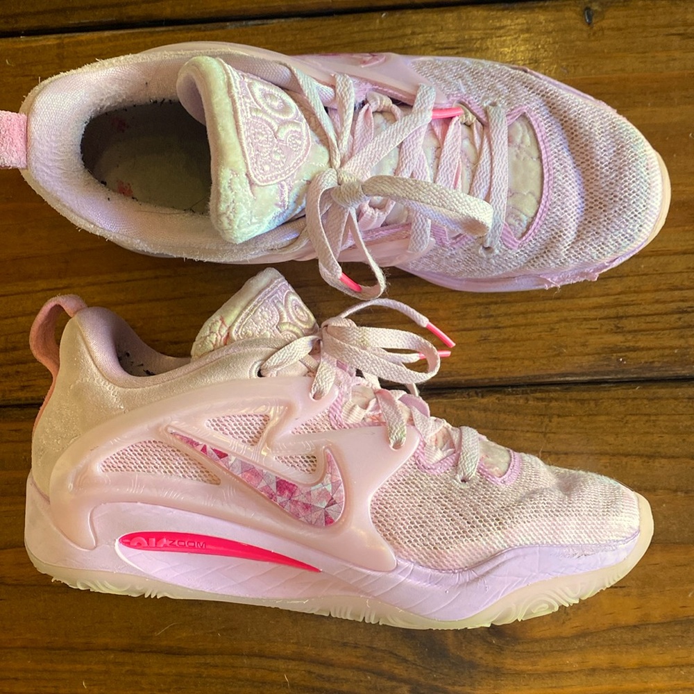 Nike KD15 Aunt Pearl basketball shoes